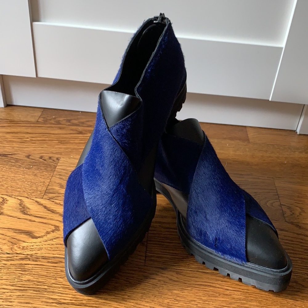 Proenza Schouler: blue calfskin crisscross black loafers size 37, never worn